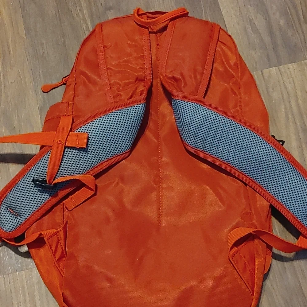 Embark Backpack - Picture 4 of 4